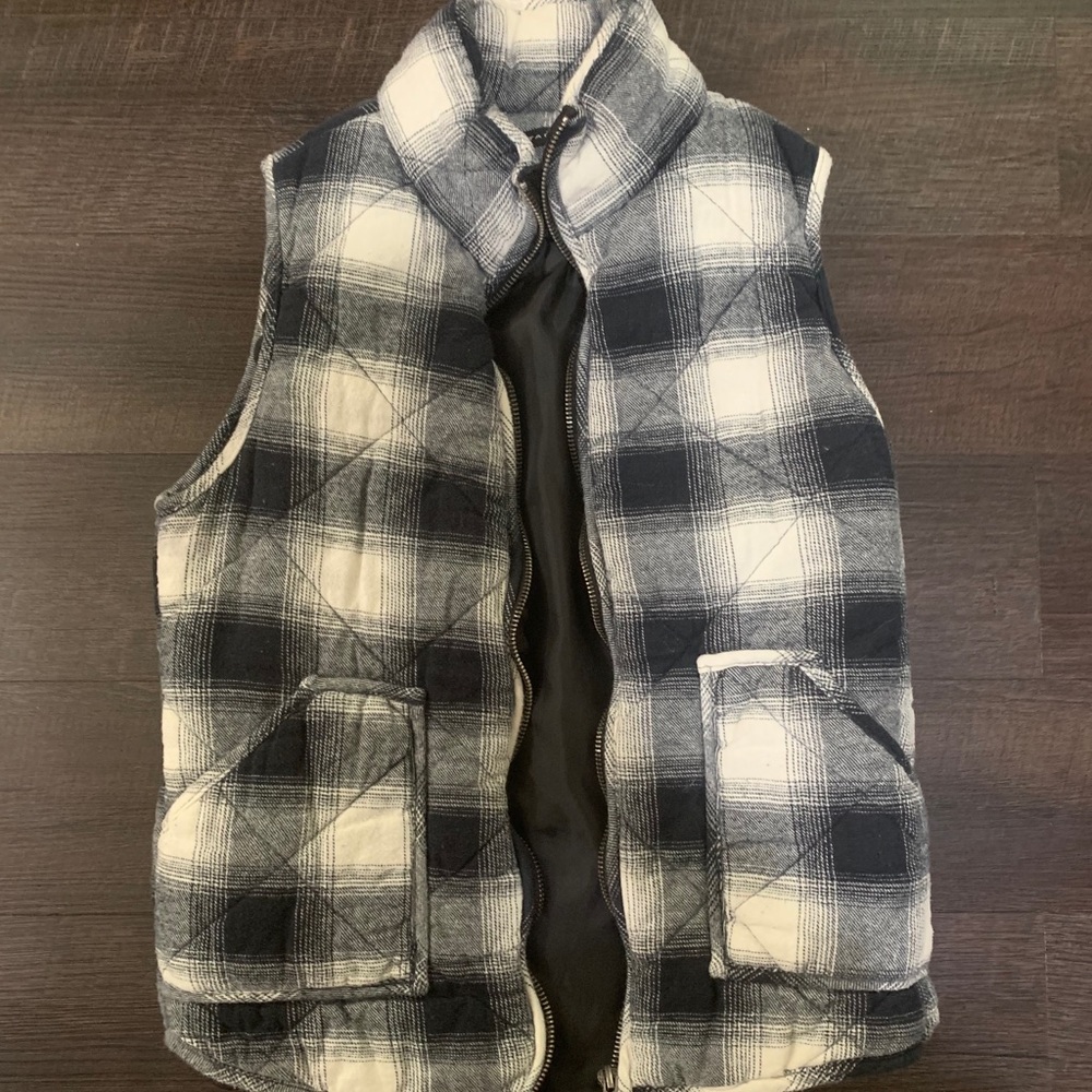 White and black checkered print vest